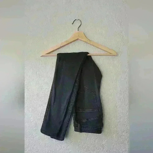 Hollister High Waist Skinny Jeans - Picture 2 of 2